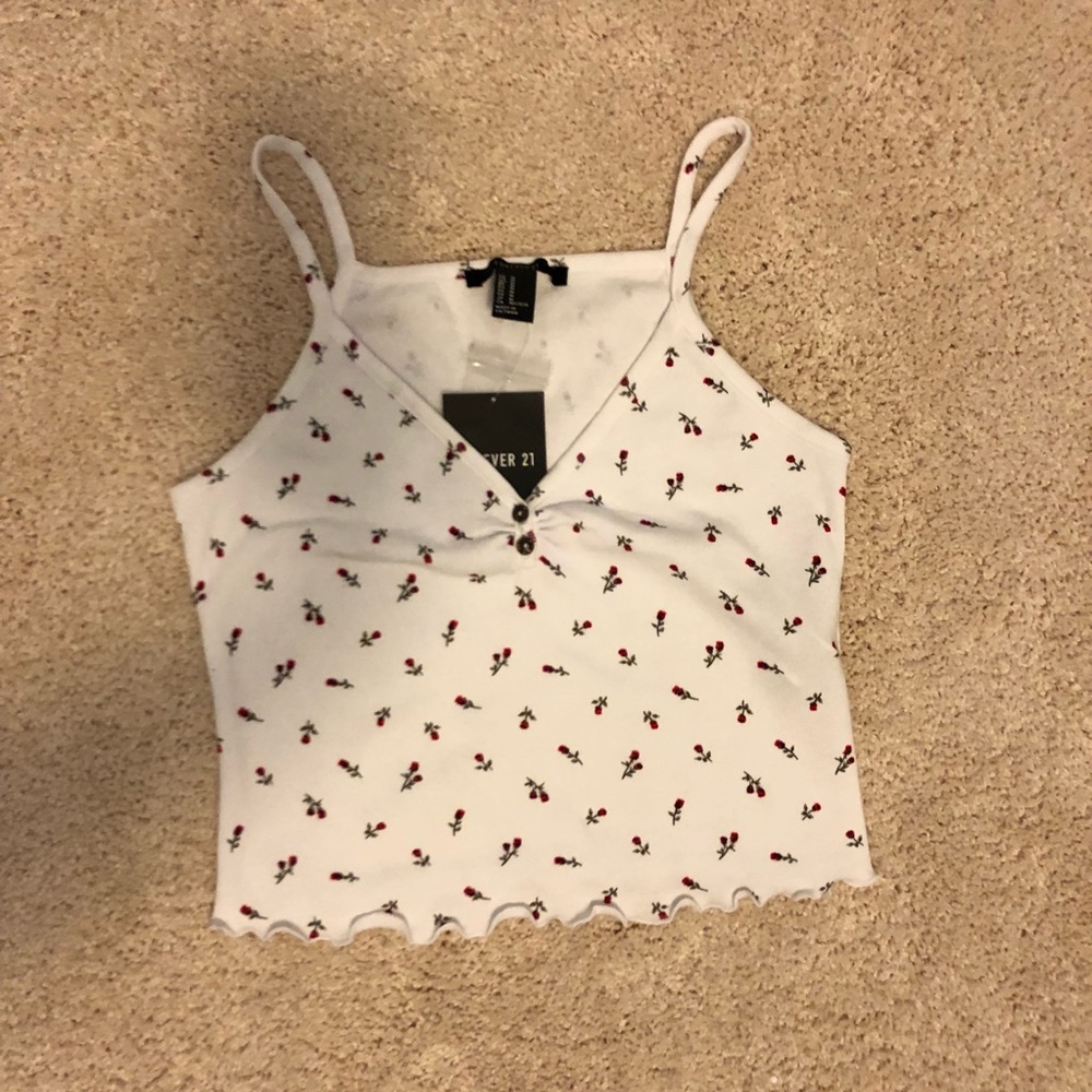 White Crop with the lettuce hemline